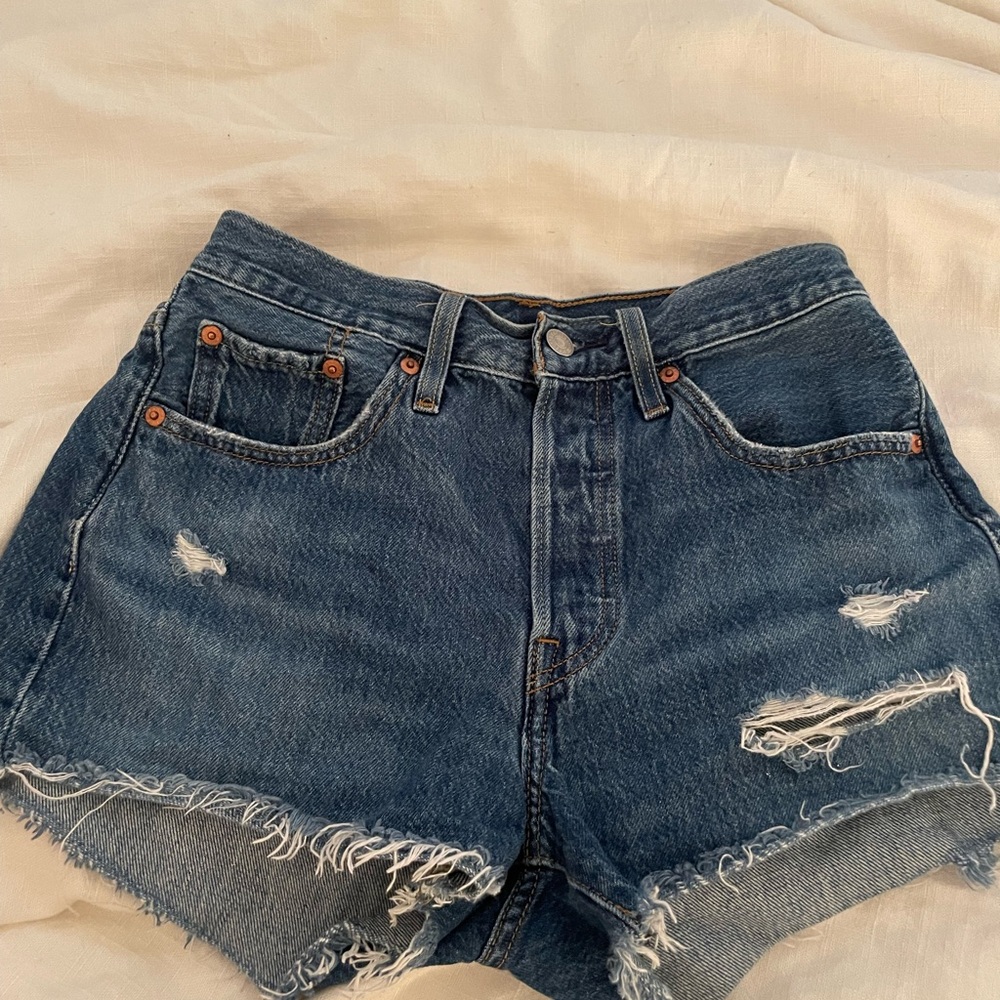 Levi 501 Jean shorts W25